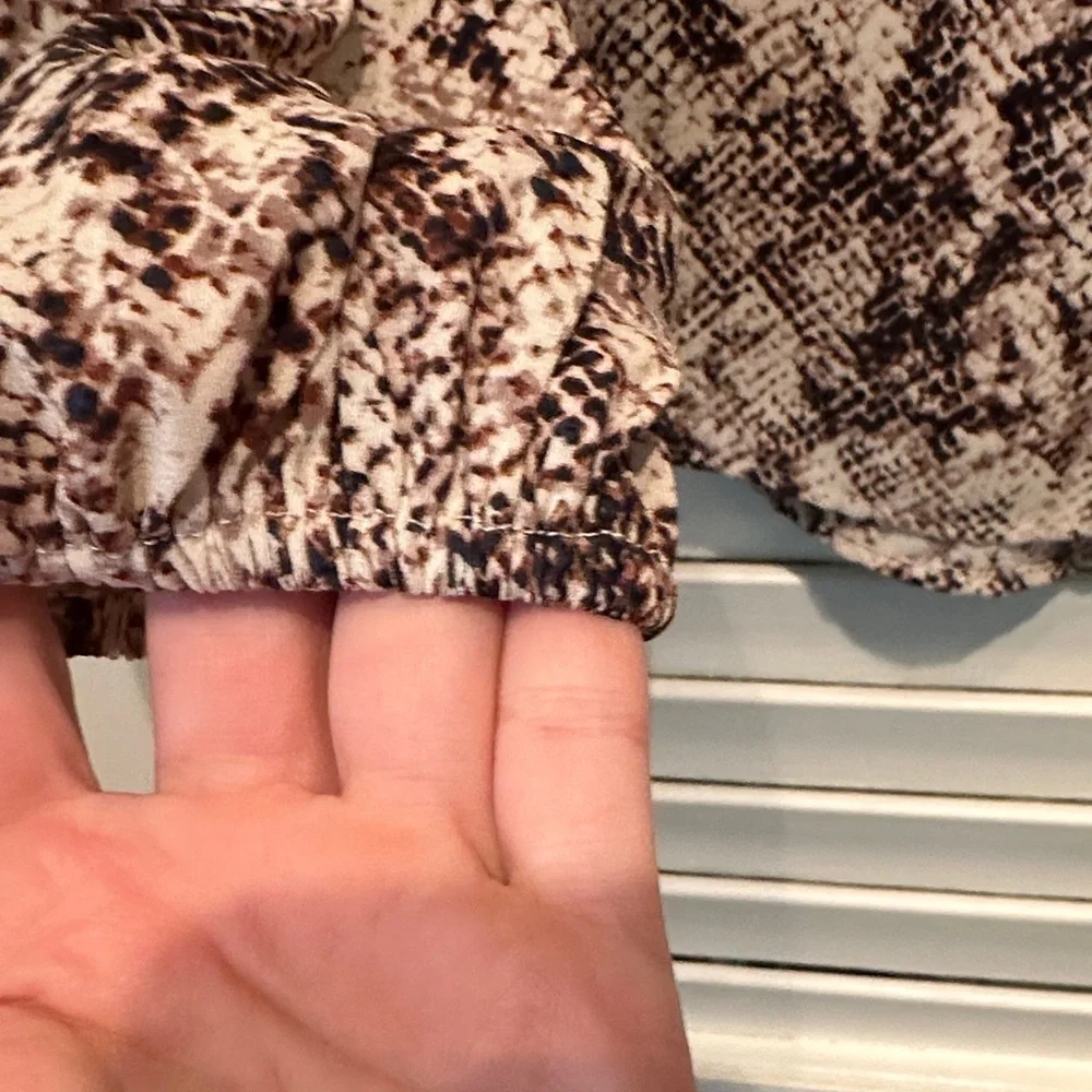 Evereve Black and Cream Patterned Blouse - Picture 3 of 4